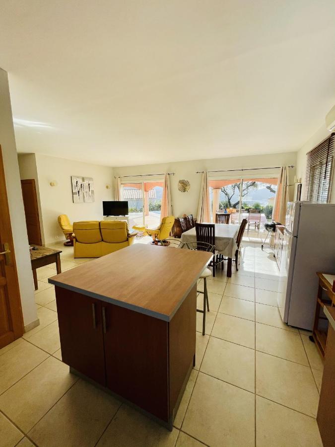 Superbe villa avec piscine vue mer, proche plage Pietrosella Extérieur photo