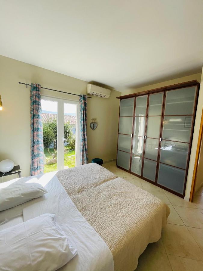 Superbe villa avec piscine vue mer, proche plage Pietrosella Extérieur photo